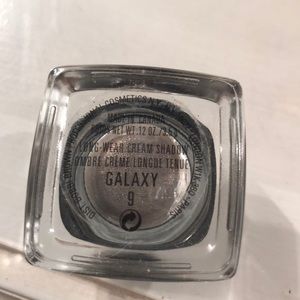 Bobbi Brown longwear cream eyeshadow